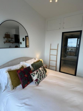 Deluxe Studio La Cambre - with view